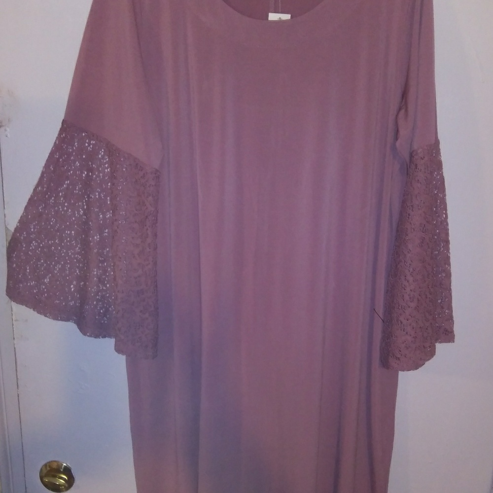 Women's Plus Size Dress---NEW 💜